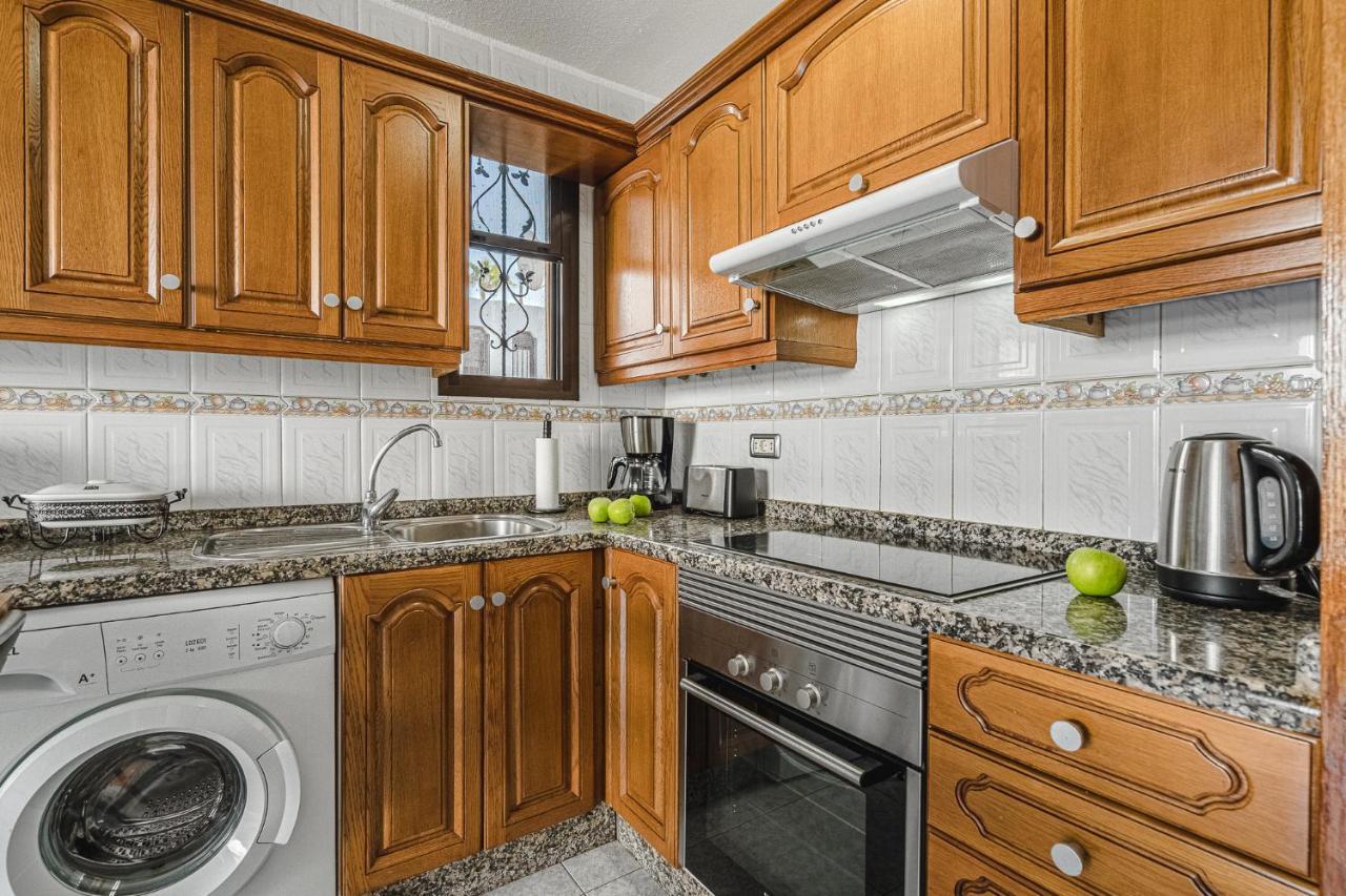 Bungalow -2 Minute From The Beach. Playa de las Americas  Bagian luar foto
